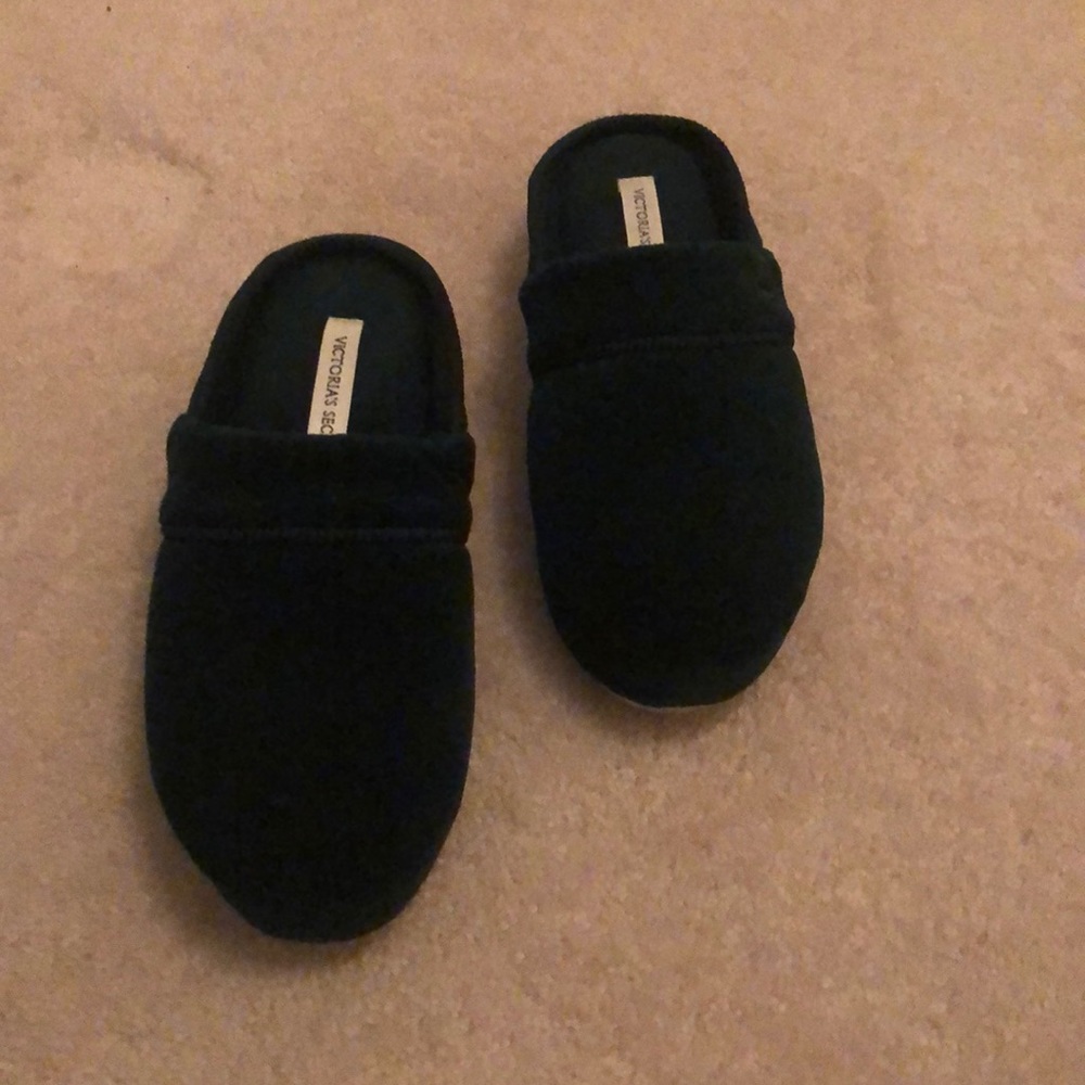 Never worn Victoria’s Secret size medium